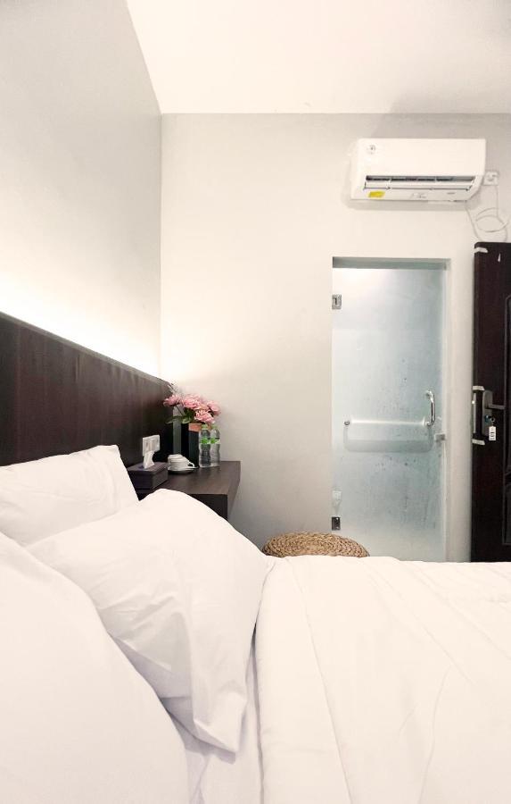 Sleep Studio Hotel City Center Surabaya Kültér fotó