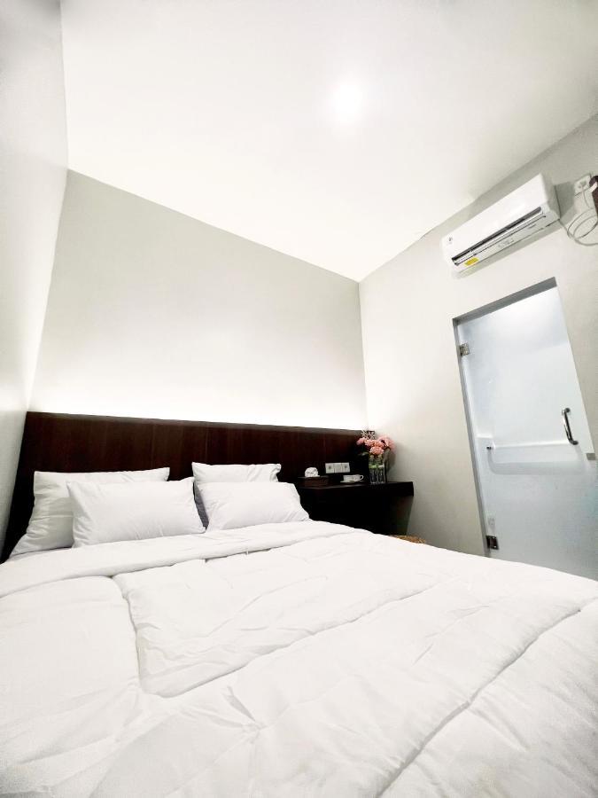 Sleep Studio Hotel City Center Surabaya Kültér fotó