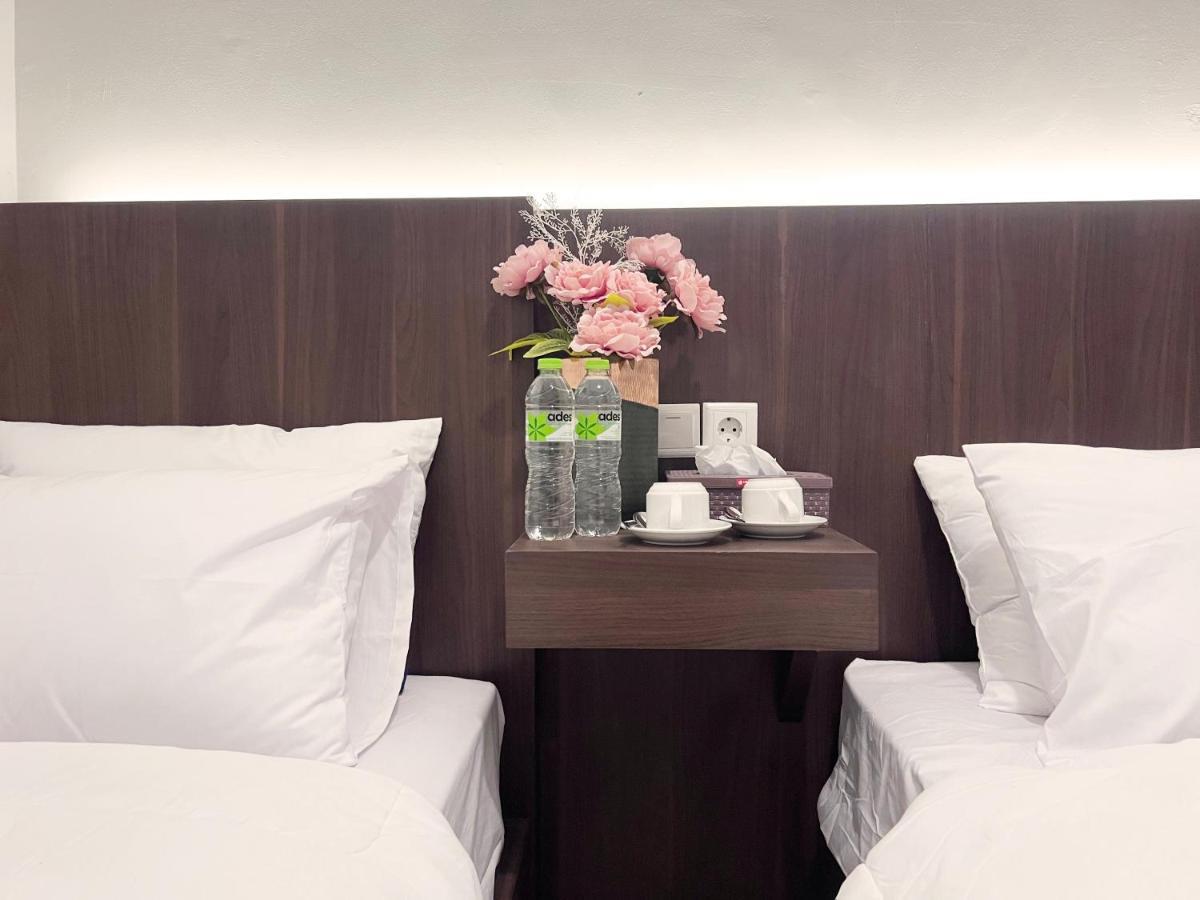 Sleep Studio Hotel City Center Surabaya Kültér fotó