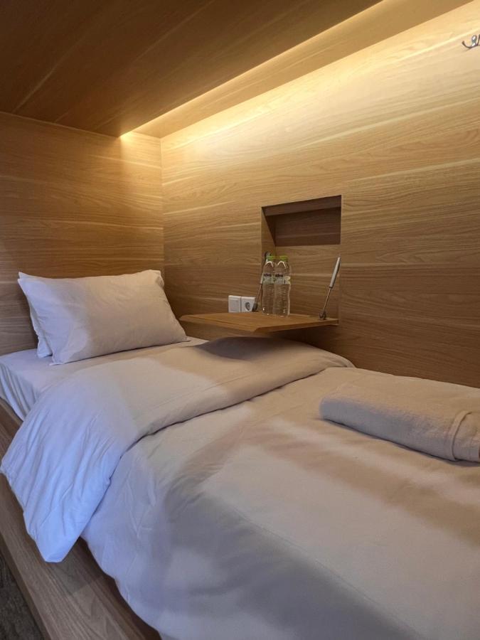 Sleep Studio Hotel City Center Surabaya Kültér fotó